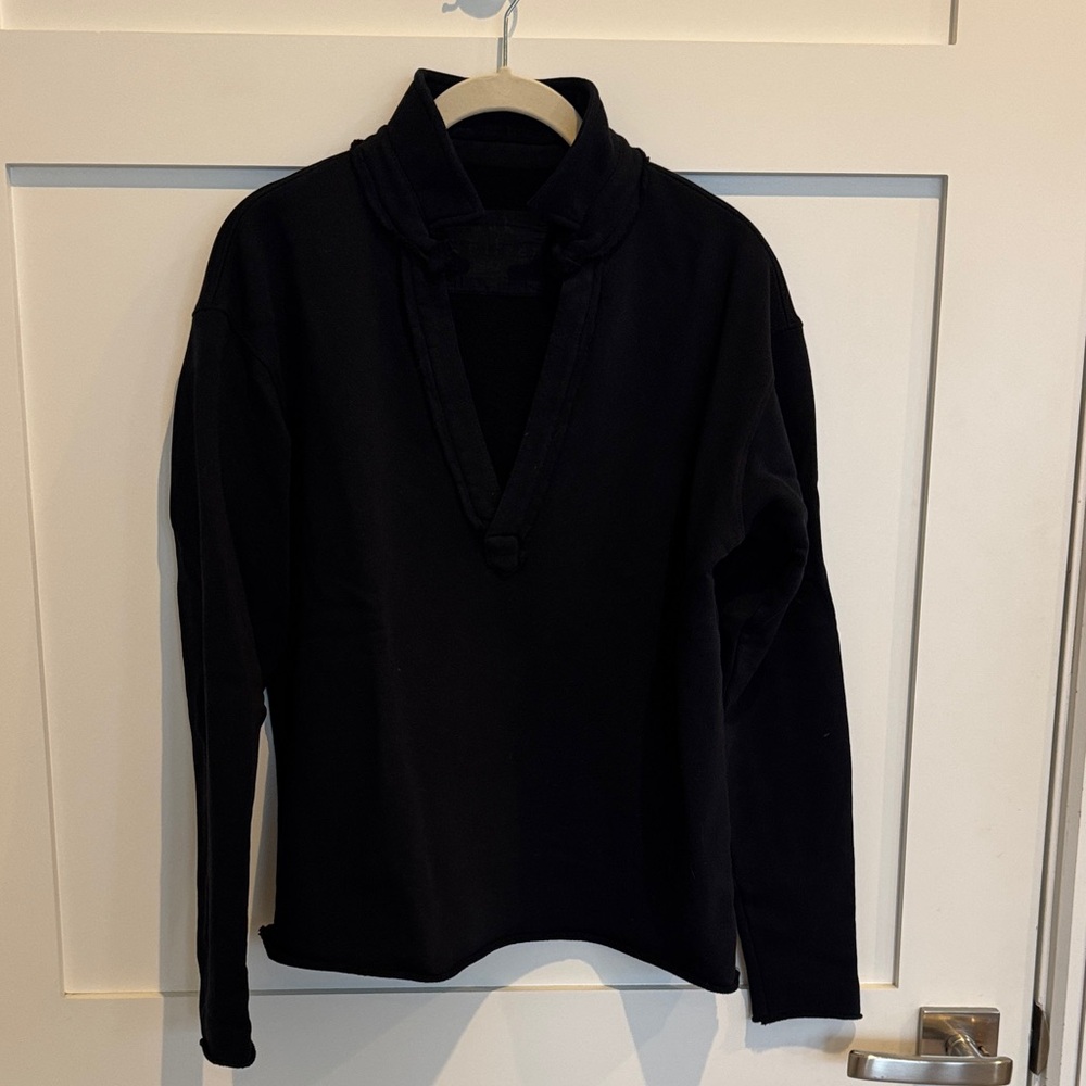 Frank & Eileen Black Pullover & Drawstring Travel Set